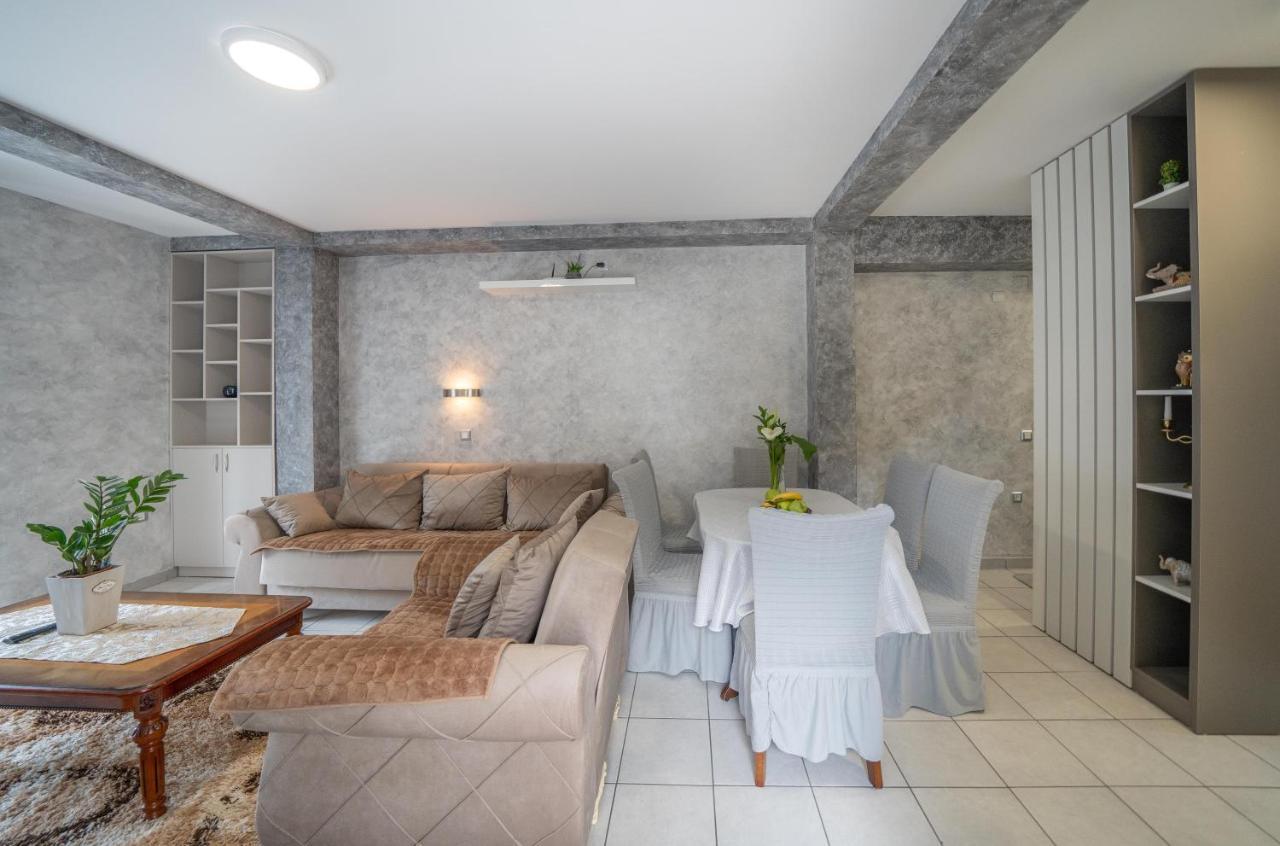 Apartman Anja Risan Bagian luar foto