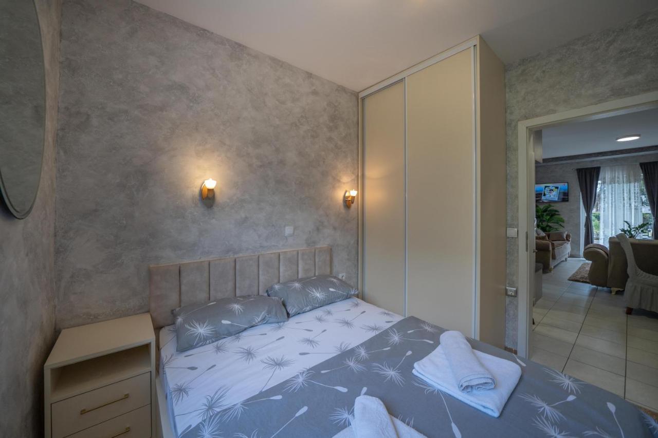 Apartman Anja Risan Bagian luar foto